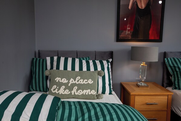 4 bedrooms, iron/ironing board, free WiFi, bed sheets