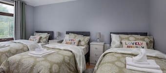 House -sleeps 8, Parking, Suitable for Contractors