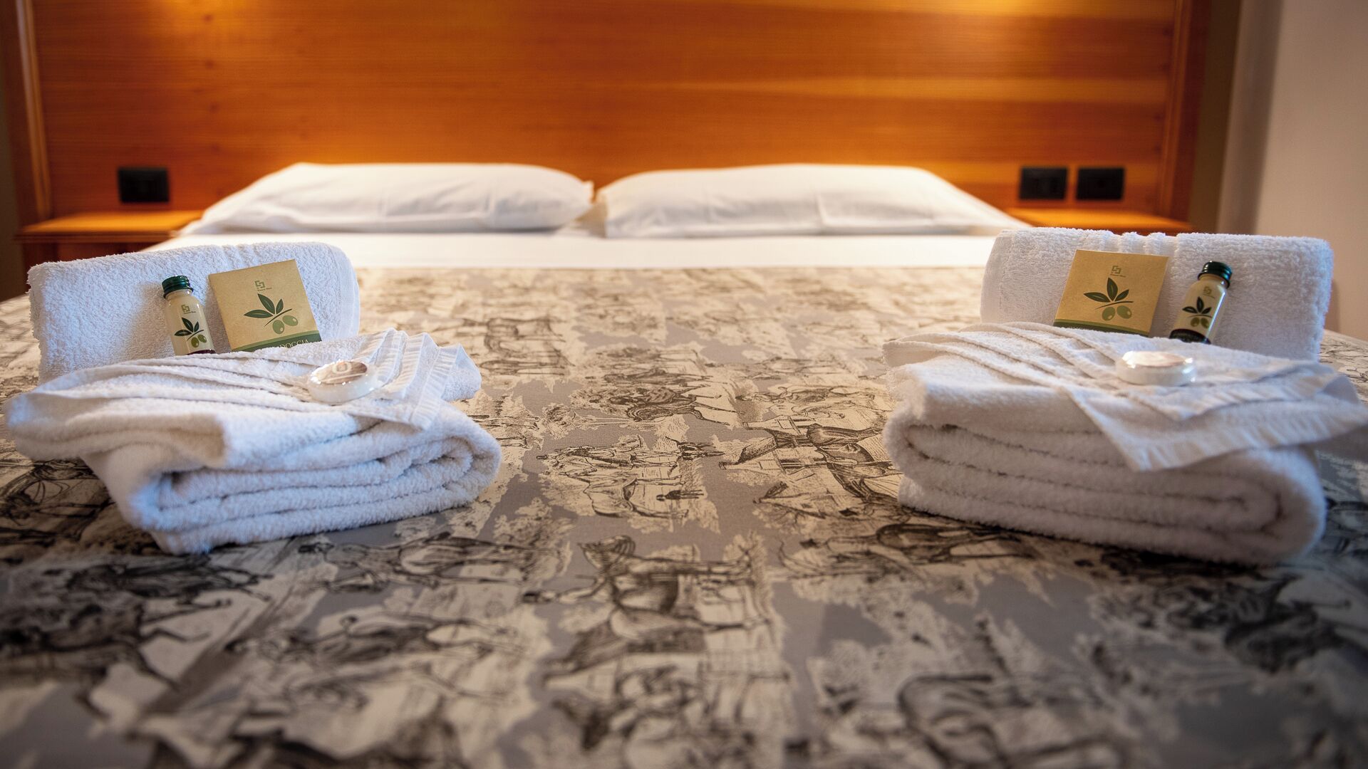 Habitación doble | Cortinas blackout y wifi gratis 