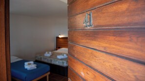 Habitación triple | Cortinas opacas y wifi gratis