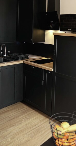 Fridge, microwave, coffee/tea maker, toaster