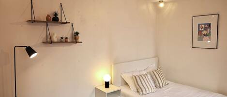 Bureau, Wi-Fi, draps fournis