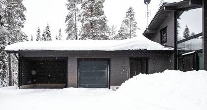 5BR Villa with Jacuzzi in Rukatunturi