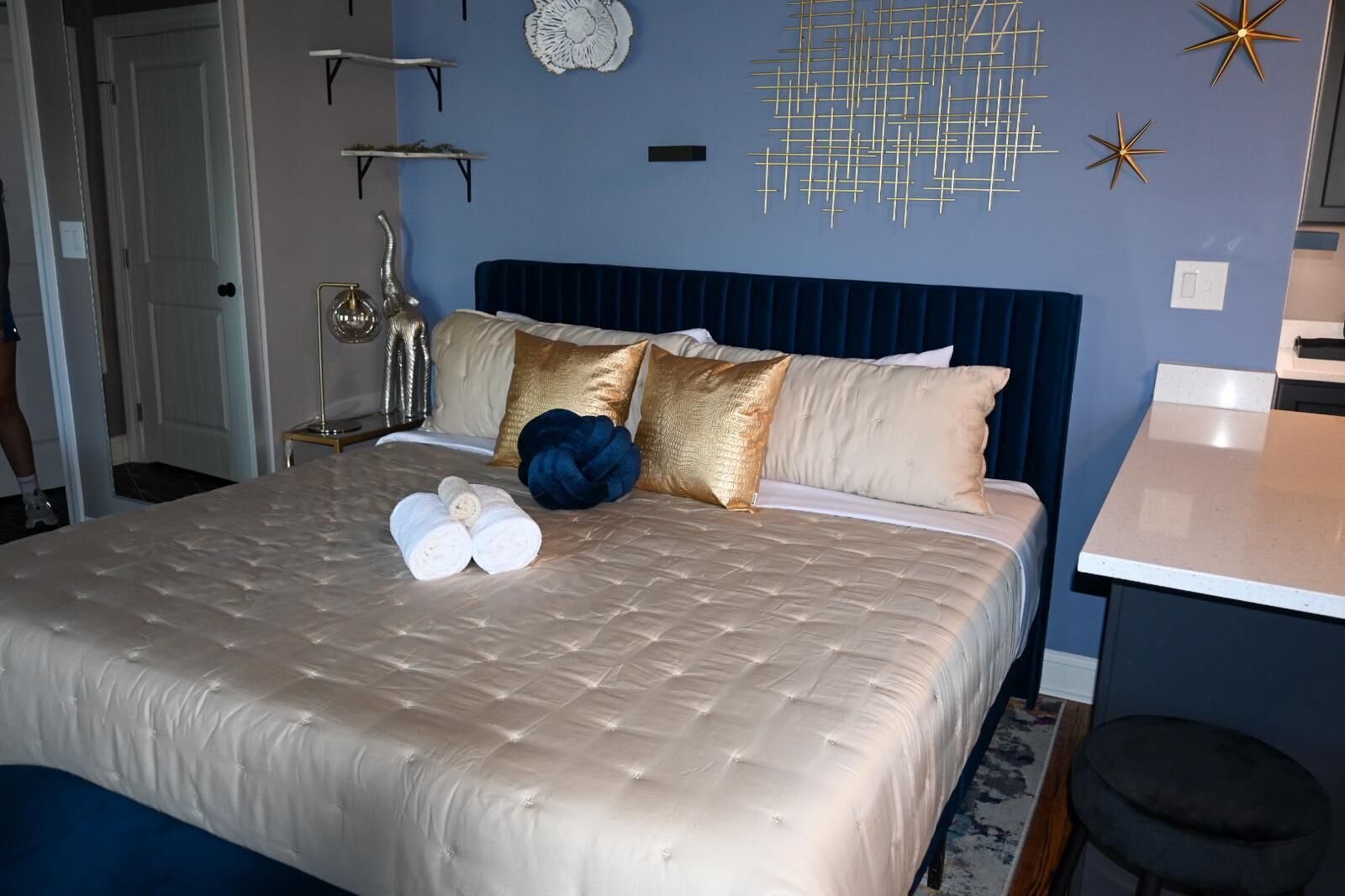 1 dormitorio, escritorio, wifi y ropa de cama