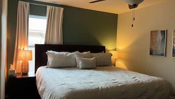 3 bedrooms, desk, iron/ironing board, travel crib