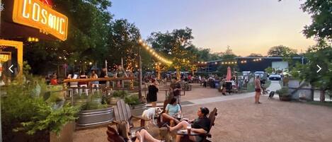 المنطقة المحيطة بالمنشأة