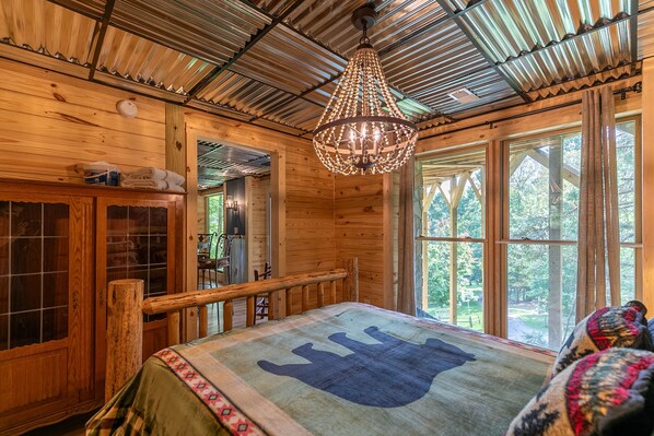 المنشأة من الداخل