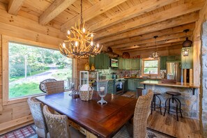 Fridge, microwave, oven, stovetop - Mamas Mountain Place -custom home, pet friendly, hot tub, large entertain room with foosball, pond (Seven Devils)