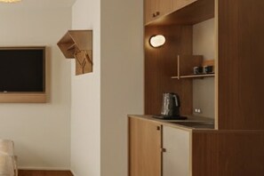 Mini-fridge, microwave - Tokyu Stay Shibuya Ebisu (Tokyo)