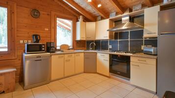 Réfrigérateur, micro-ondes, four, lave-vaisselle