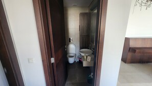 Haartrockner, Seife, Toilettenpapier