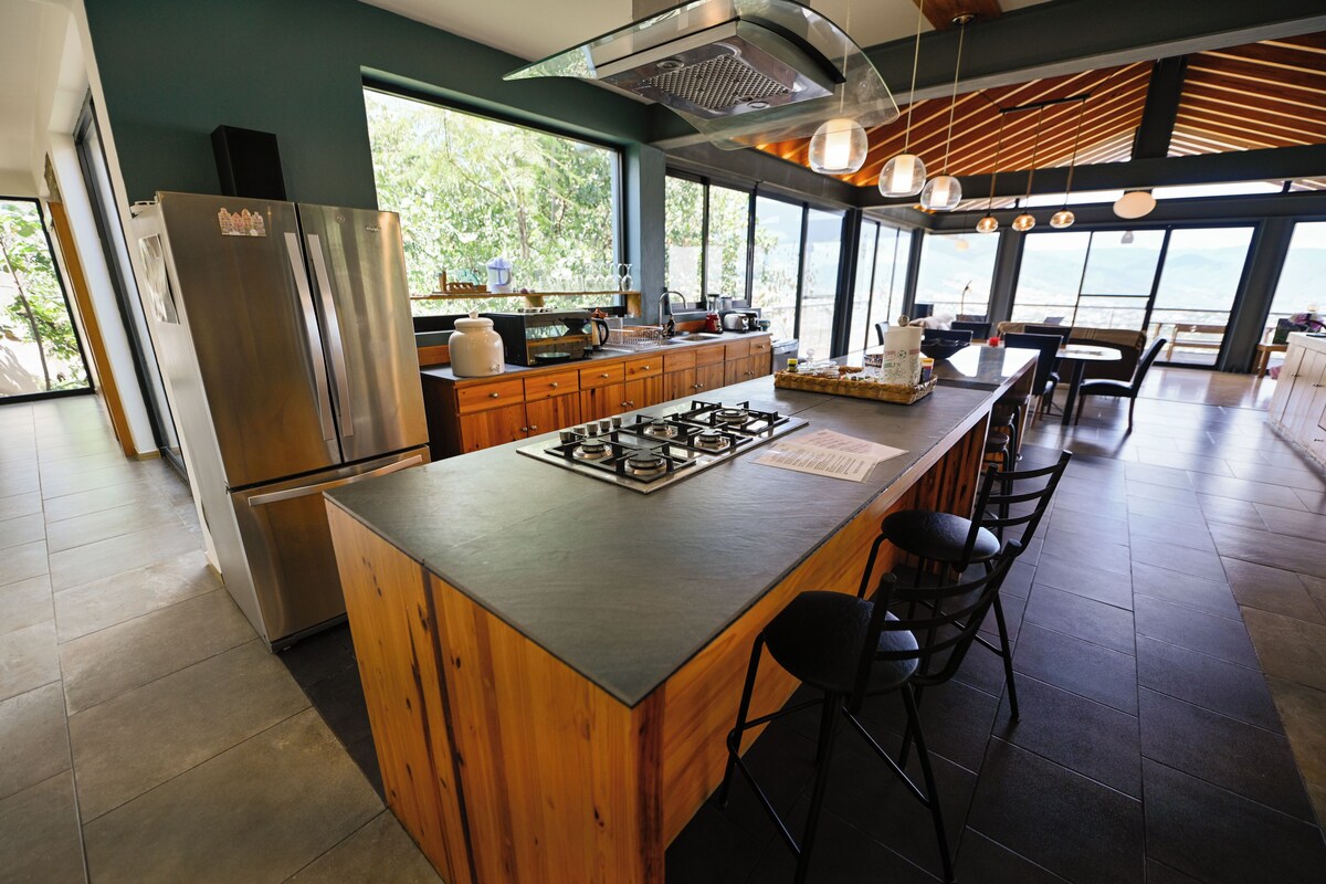 Luxury Suite, City View (UTOPIA ADOBE SUITE) | Private kitchen