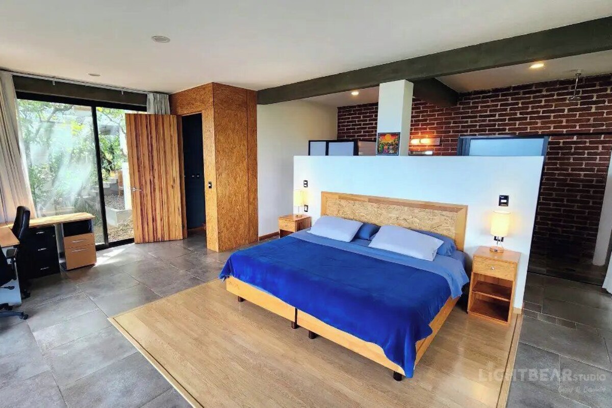 Suite de lujo, vistas a la ciudad (UTOPIA LUXURY SUITE) | Cortinas opacas, tabla de planchar con plancha, wifi gratis