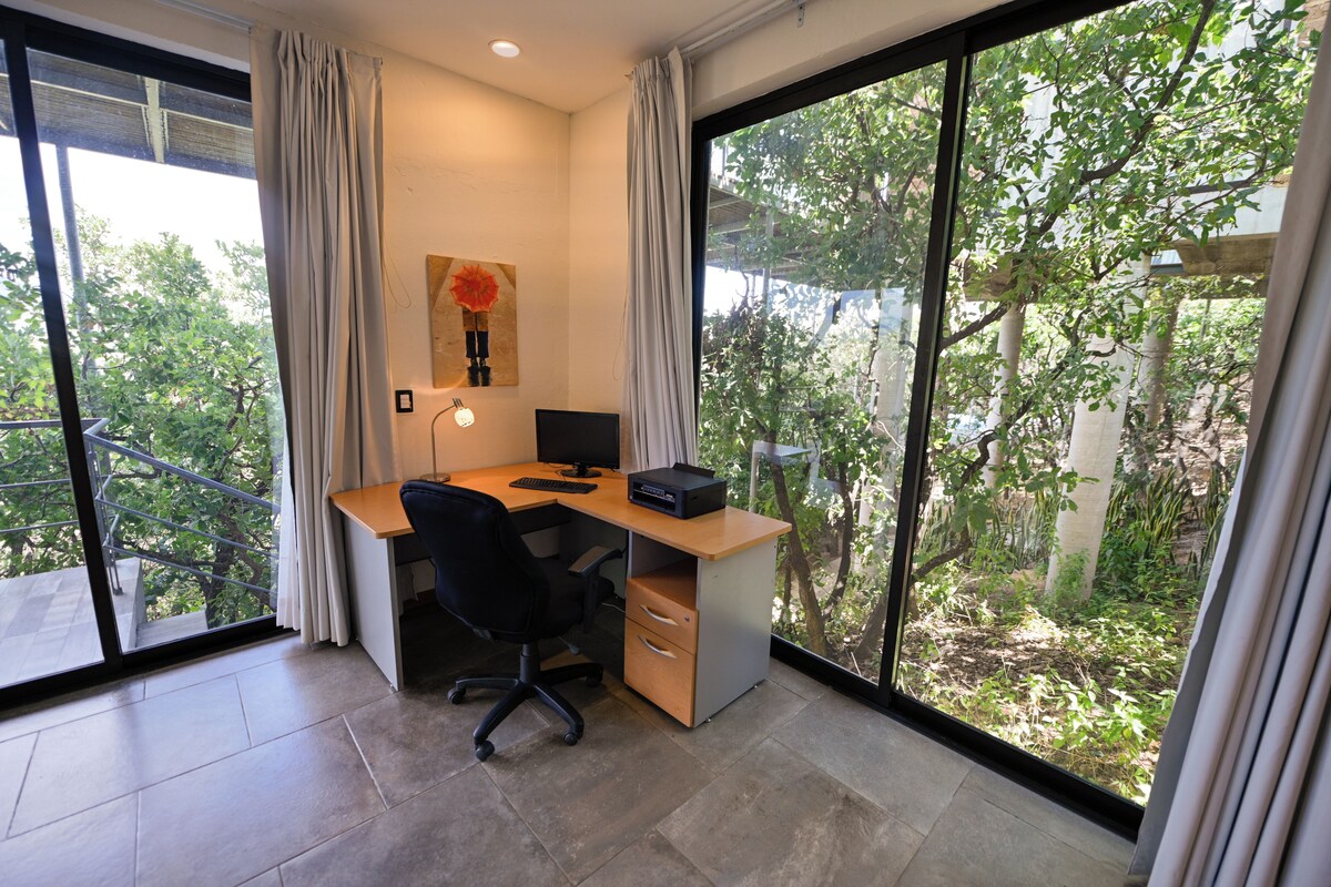 Luxury Suite, City View (UTOPIA LUXURY SUITE ARBOLADA) | Living area