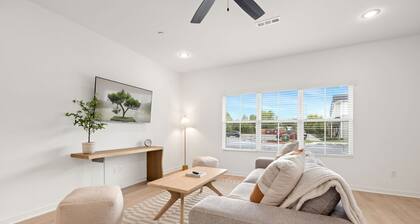 Home Base-30+ day stays only!-2mi to Downtown