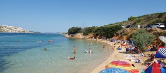 house with 3-bedroom apartment in perfect Rab with AC