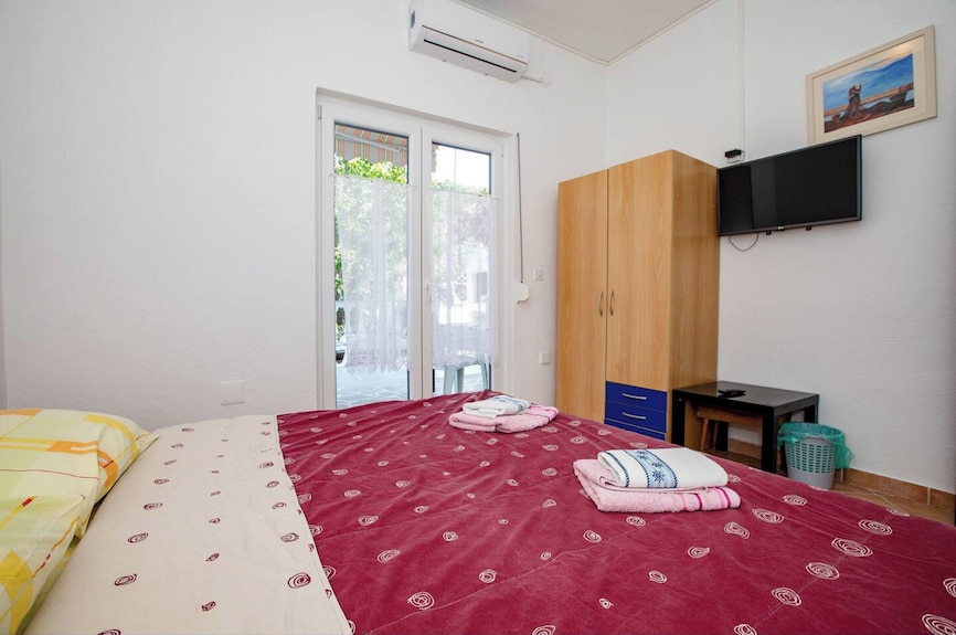 House With 3-bedroom Apartment In Perfect Rab With Ac - Rab