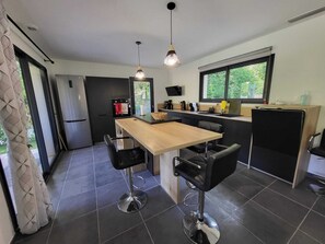 Micro-ondas, fogão, cooktop, lava-louças