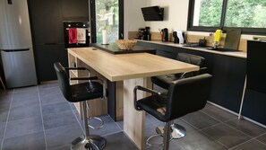 Micro-ondas, fogão, cooktop, lava-louças