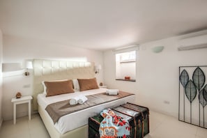 5 bedrooms, WiFi, bed sheets