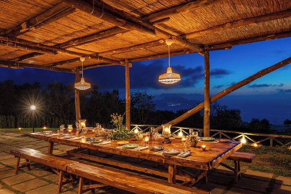 Outdoor dining