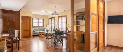 Télévision, cheminée