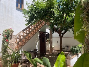 Outdoor dining - Charming Carmen in Albaicín with pool and parking (Granada)