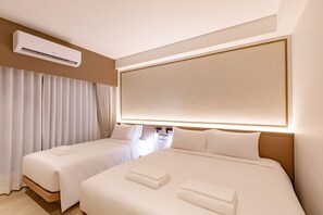 Family Room, 2 Bedrooms. -  The Bentley Hotel Pratunam (Bangkok)