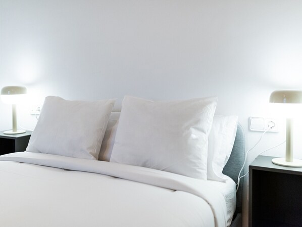 1 bedroom, internet, bed sheets