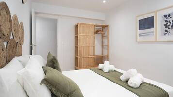 3 bedrooms, internet, bed sheets