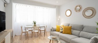 Apartamento de lujo cerca del centro y estaciones de transporte, ideal para familias y parejas