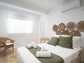 3 bedrooms, internet, bed sheets