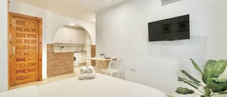 1 quarto, acesso à internet, roupa de cama