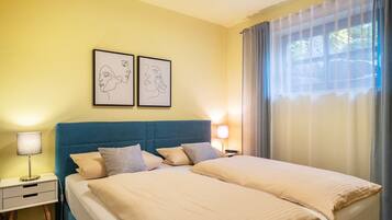 2 bedrooms, iron/ironing board, WiFi, bed sheets