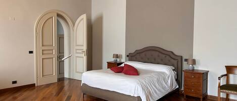 1 chambre, bureau, lit parapluie, Wi-Fi gratuit