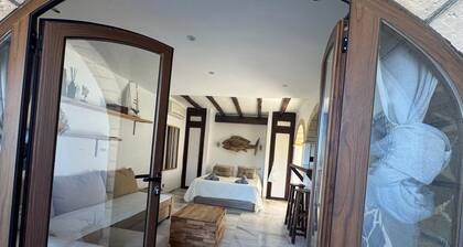 Studio with sea view and private terrace