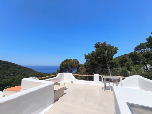 Studio with sea view and private terrace