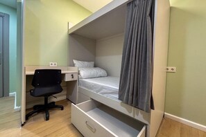 1 غرفة نوم ومكواة/لوح كي وواي فاي