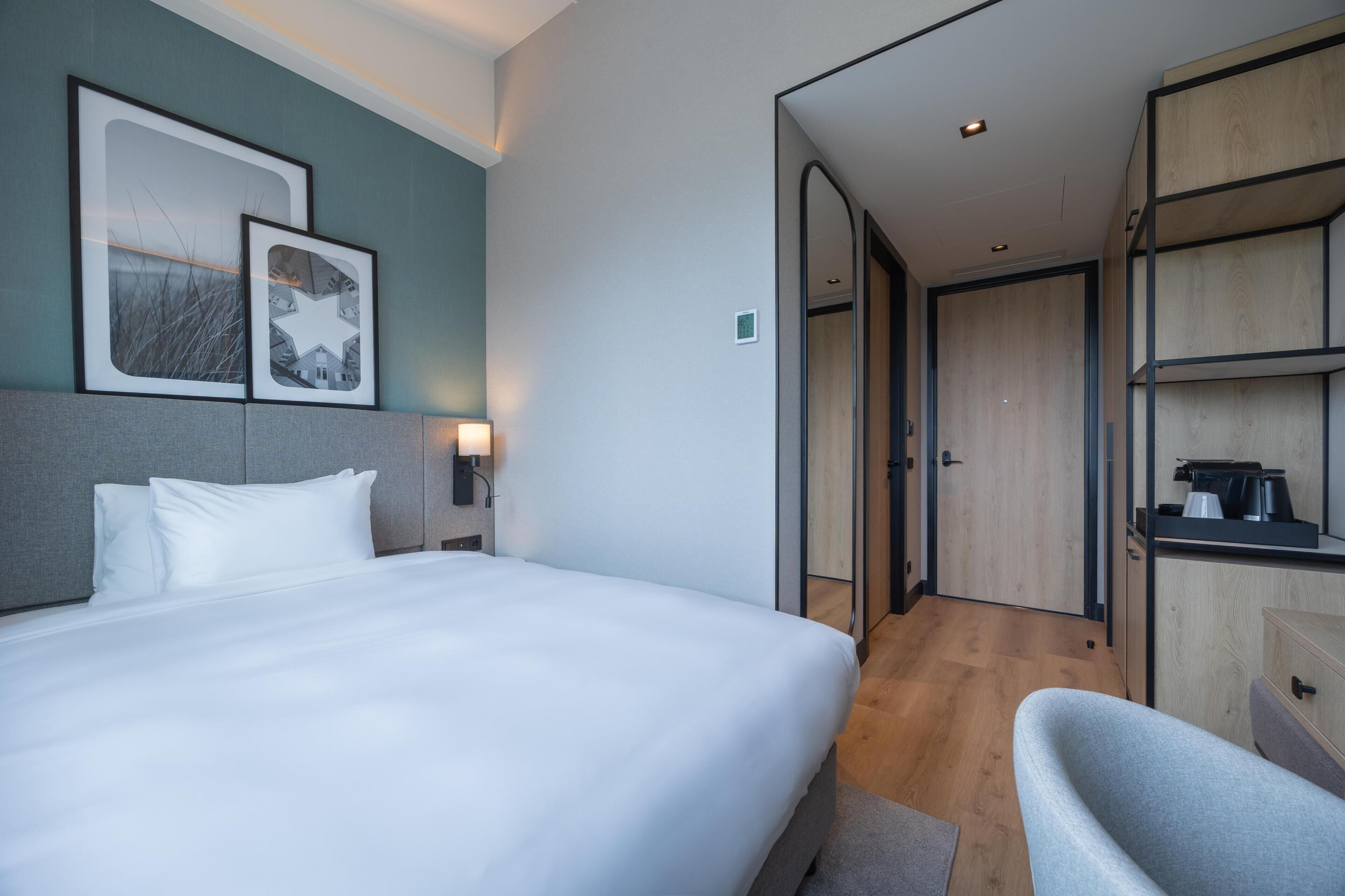 Single Room | Minibar, soundproofing, iron/ironing board, cribs (surcharge)