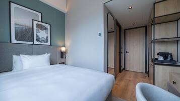 Single Room | Minibar, soundproofing, iron/ironing board, cribs (surcharge)