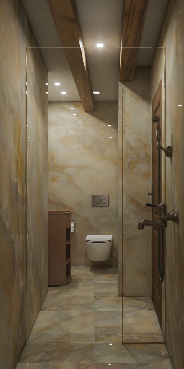 Hårtork, handdukar, tvål och schampo