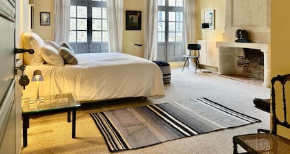 Guest Room Jaune - Auberge Radieuse