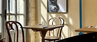 Guest Room Rose - Auberge Radieuse