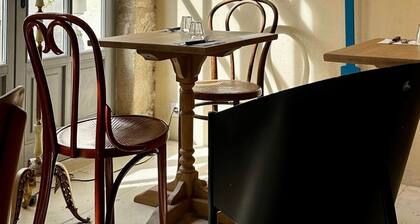 Guest Room Rose - Auberge Radieuse