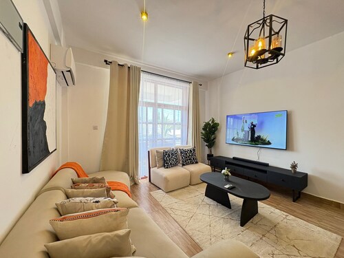 Stylish Spacious 2BR, Private parking with 24/7 Security