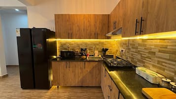 Fridge, microwave, stovetop, electric kettle