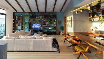 Smart TV, libros, oficina y impresora