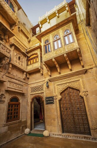 Hotel Rajmandir 