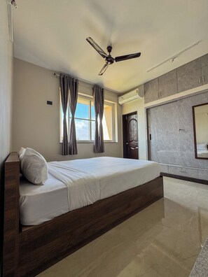 Deluxe Apartment, Balcony, Sea View | Desk, laptop workspace, free WiFi