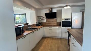 Microwave, oven, stovetop, dishwasher